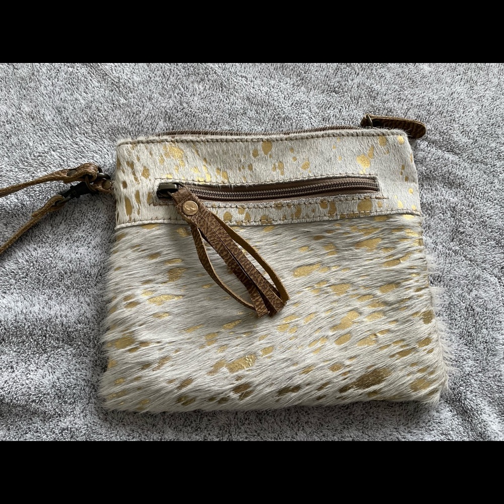 Myra wristlet